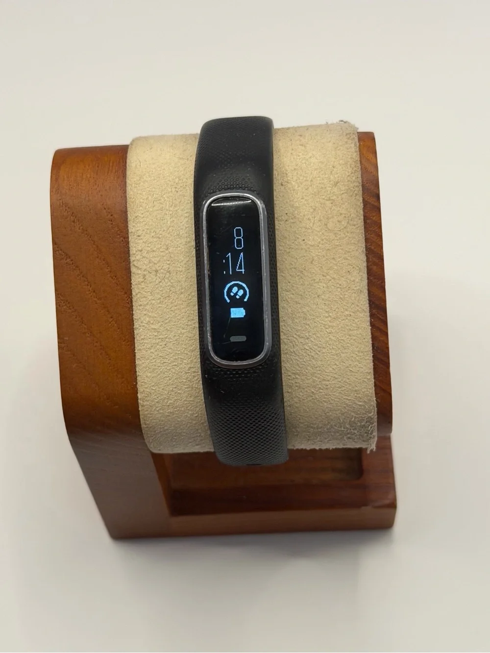 Garmin Vivosmart 4, Tested, Good, Charger Included, Smartwatch, Black